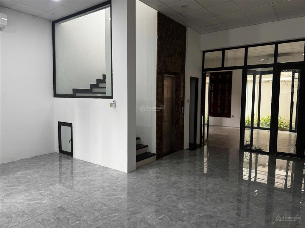 Cho thuê liền kề lô góc 145m có thang máy