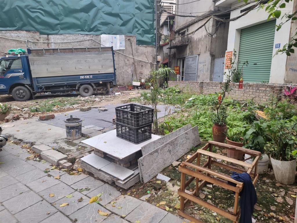 Chính chủ cần bán gấp đất mặt đường phạm văn đồngphường nghĩa đôhà nội 87m2,mt17m, giá 36.6 tỷ