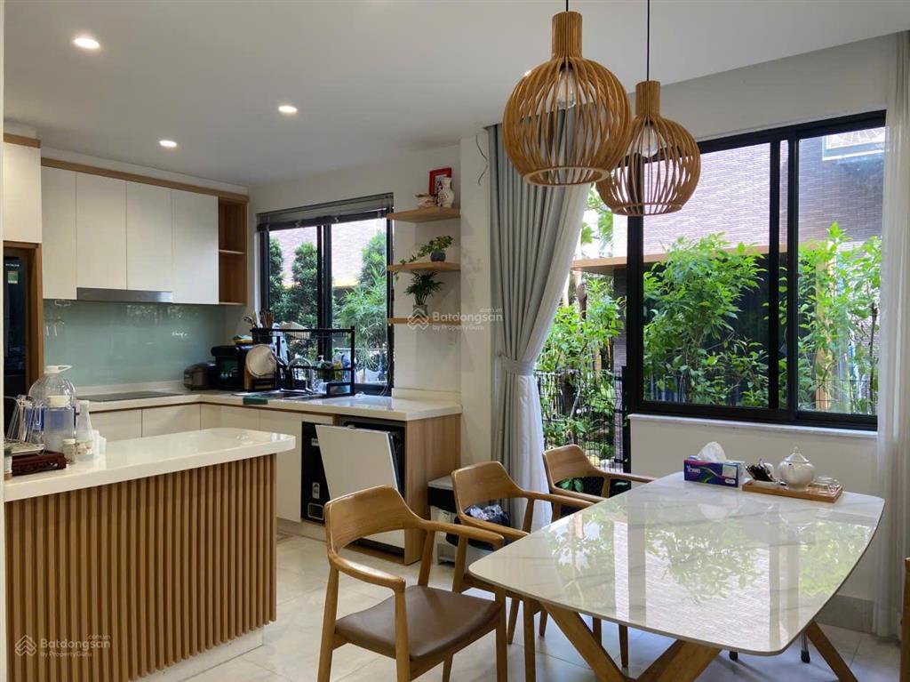 Cho thuê nhà phố waterpoint đầy đủ nội thất gần clubhouse và trường emasi plus