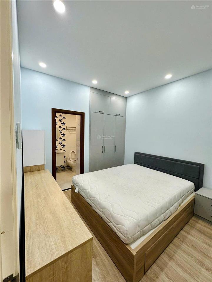 Bán căn hộ orient apartment bến vân đồn, quận 4  2pn 2wc  75m2 tặng nội thất đẹp