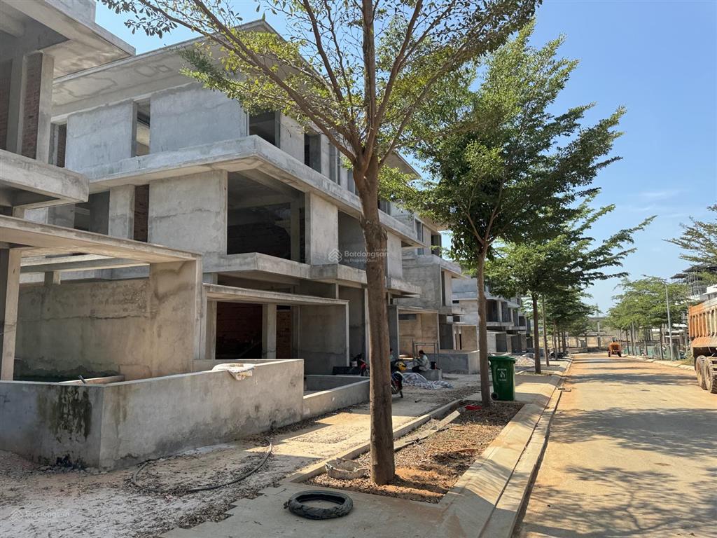 Biệt thự hồ bơi riêng mũi né chỉ 8,6 tỷ  cách biển 300m  gần sân bay