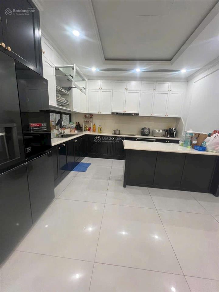 Gia đình cho thuê căn biệt thự văn phú hoàn thiện đẹp có thang máy giá 35 tr  0982 168 ***