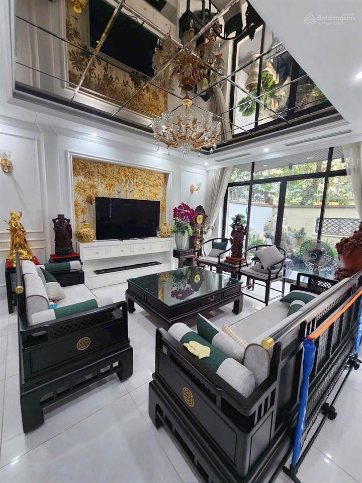 Gia đình cho thuê căn biệt thự văn phú hoàn thiện đẹp có thang máy giá 35 tr  0982 168 ***