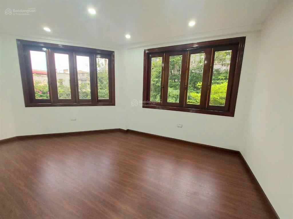 Gia đình cần cho thuê nhà lô góc kinh doanh tại 90 nguyễn tuân  0982 168 ***