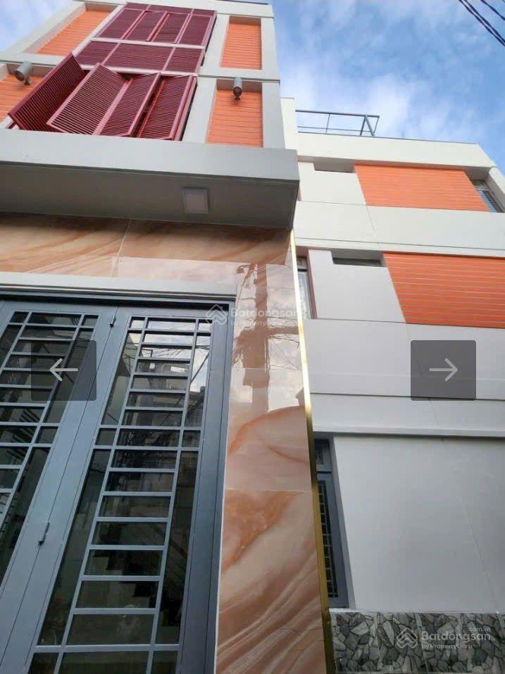 Nhà đẹp, xe hơi đổ trước cửa, khu dân cư hiện hữu, dân trí cao