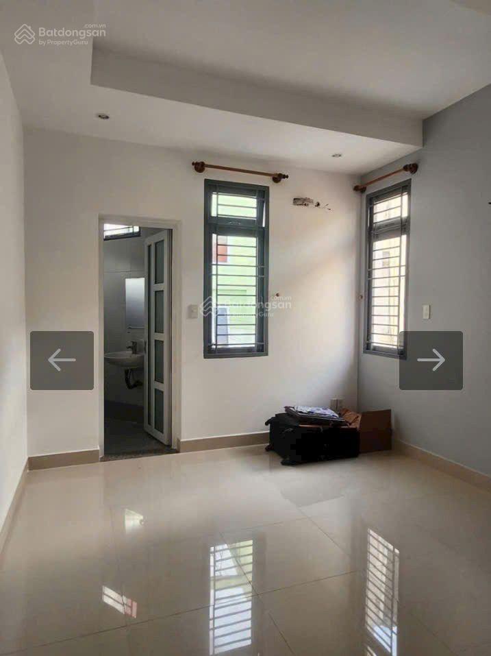 Nhà đẹp, xe hơi đổ trước cửa, khu dân cư hiện hữu, dân trí cao