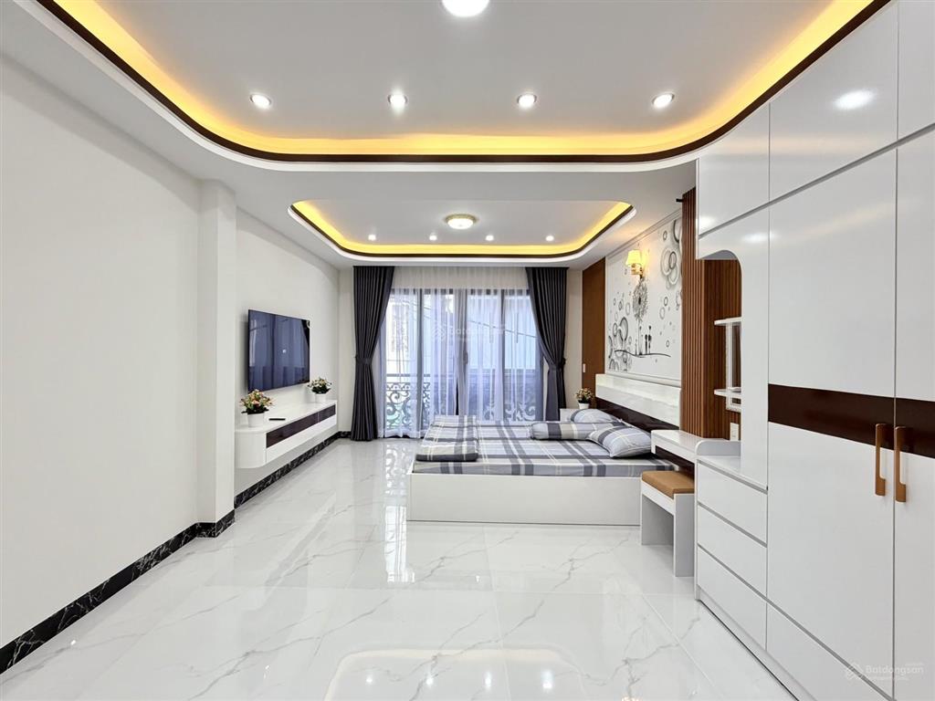 Gấp bán 11,5 tỷ giảm 10,4 tỷ! bán nhà xây mới 5 tầng  36m2  hẻm xe hơi  trần quang diệu quận 3.