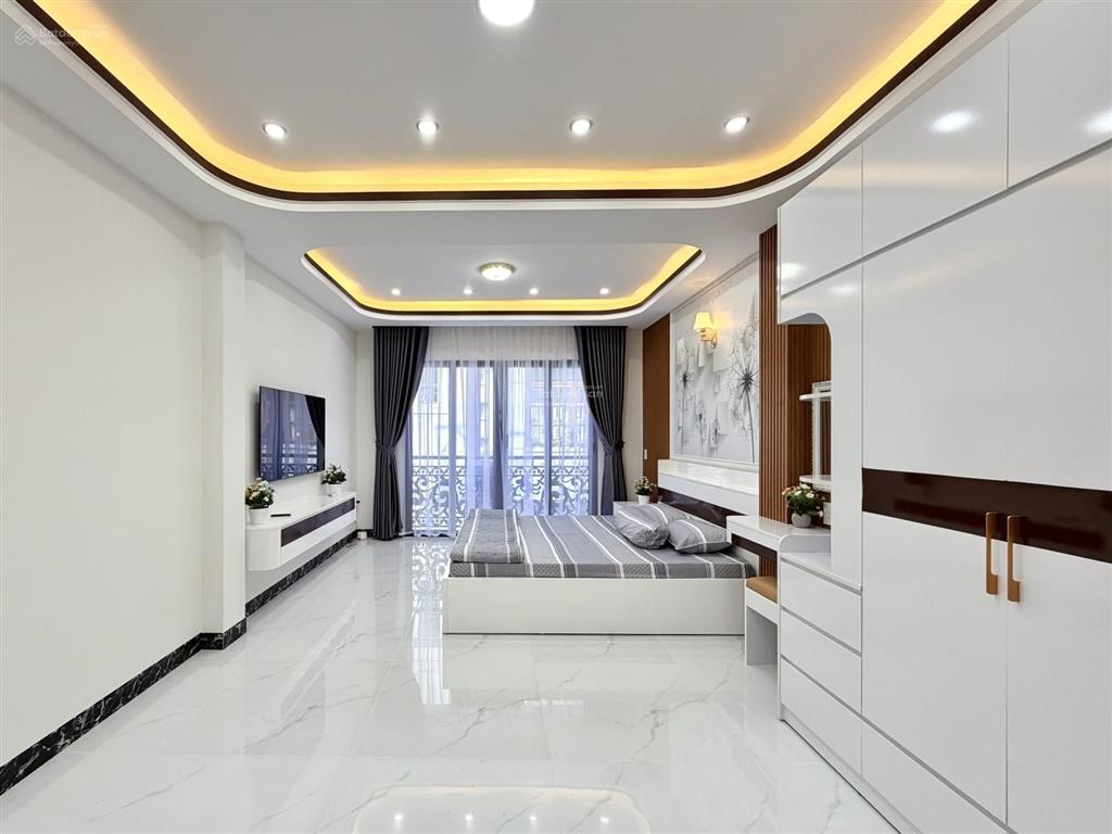 Gấp bán 11,5 tỷ giảm 10,4 tỷ! bán nhà xây mới 5 tầng  36m2  hẻm xe hơi  trần quang diệu quận 3.