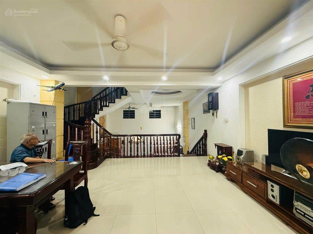 Xe hơi vào nhà  bán nhà bạch đằng tân bình  5 tầng  5.8m x 15.4m nh 6.2m  chỉ 23.9 tỷ.