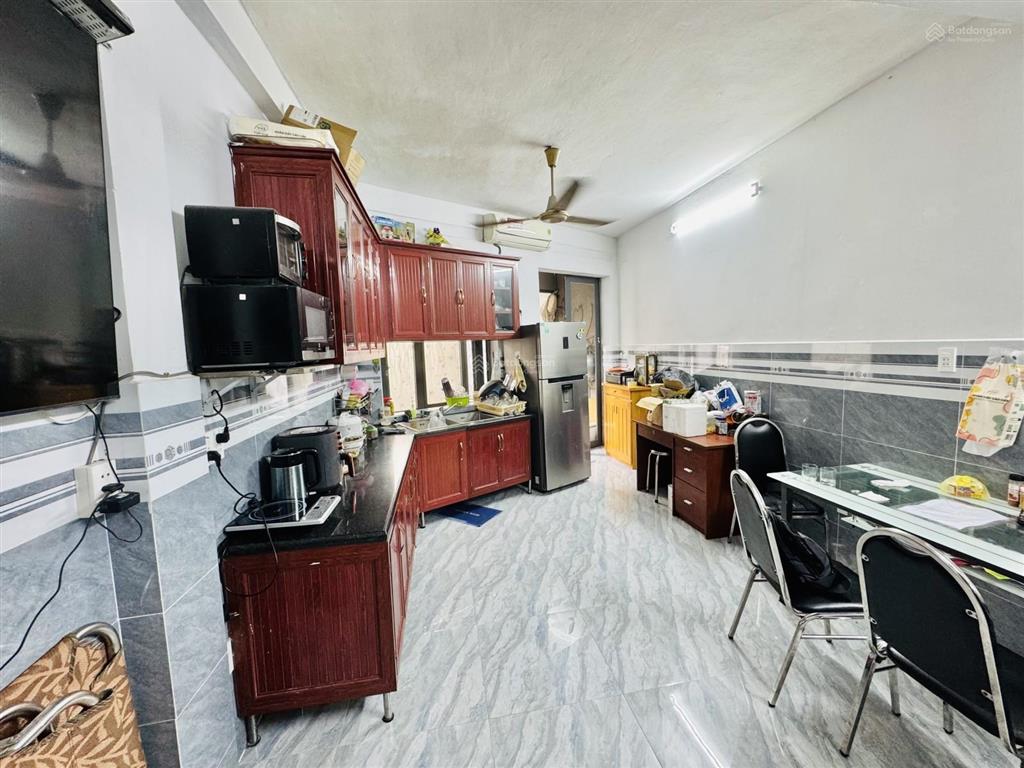 Bán nhà mặt tiền nguyễn trọng tuyển tân bình  4 tầng  50m2  chỉ 11.8 tỷ