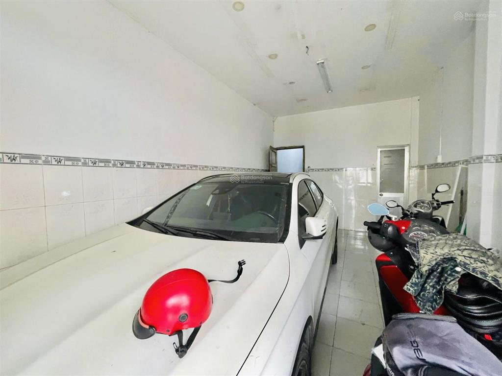 Bán nhà mặt tiền nguyễn trọng tuyển tân bình  4 tầng  50m2  chỉ 11.8 tỷ