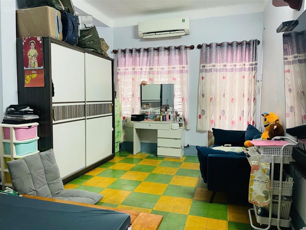 Bán nhà mặt tiền nguyễn trọng tuyển tân bình  4 tầng  50m2  chỉ 11.8 tỷ