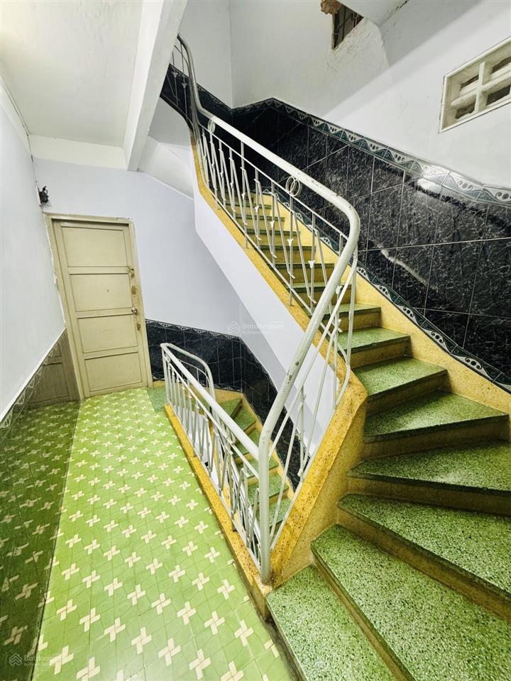 Bán nhà mặt tiền nguyễn trọng tuyển tân bình  4 tầng  50m2  chỉ 11.8 tỷ