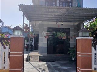 Bán đất tặng nhà 2 tầng, vị trí lô góc 2 mặt thoáng, giá tốt trên thị trường, không còn căn thứ 2