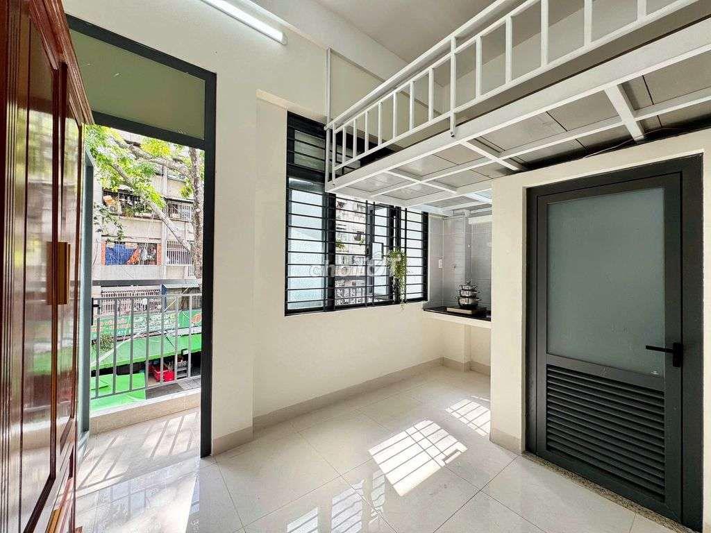 Phòng Ban công gác Full nội thất 