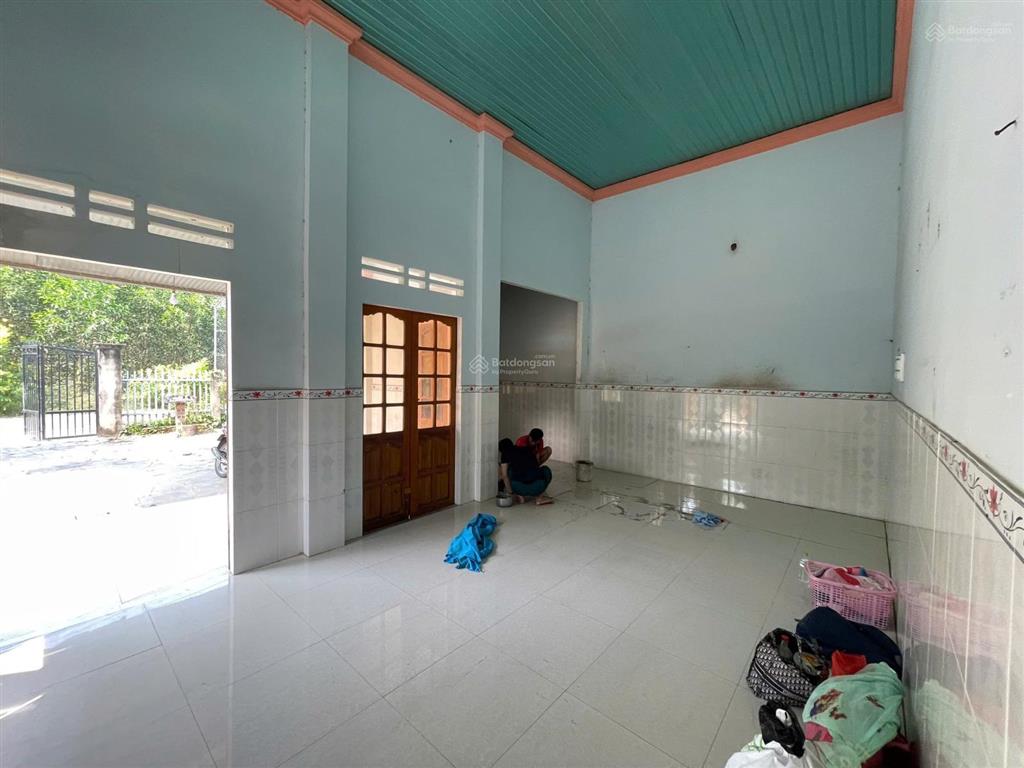 Chính chủ cần bán nhà cấp 4 đường nhựa, khoảng 300 ont, gần dt 761, gần cầu mã đà