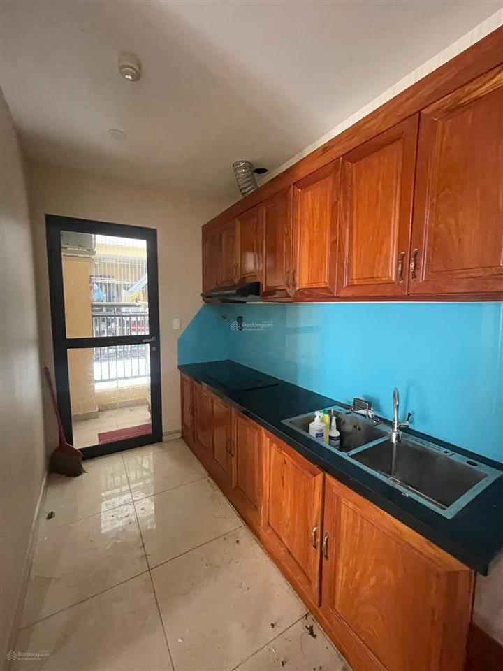 Cho thuê chung cư cityland park hills  view hồ bơi  2pn 13tr/th