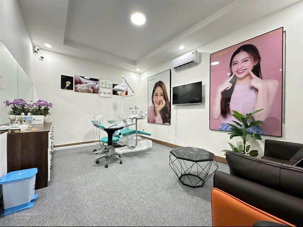 Cho thuê nhà phố có hầm vị trí đẹp cityland lotte mart gò vấp