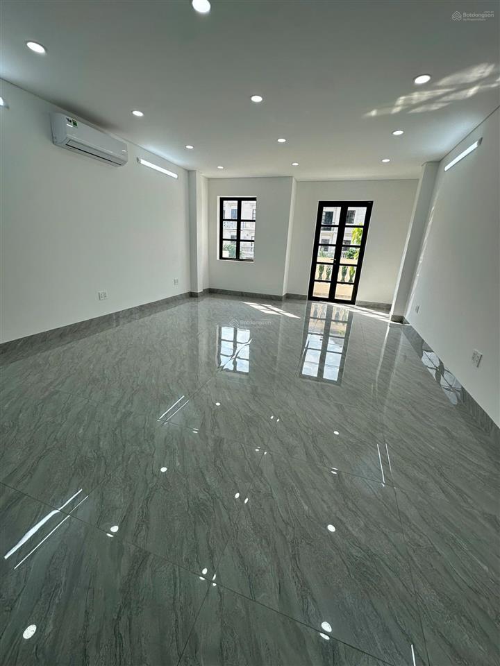 Cho thuê nhà phố có hầm vị trí đẹp cityland lotte mart gò vấp