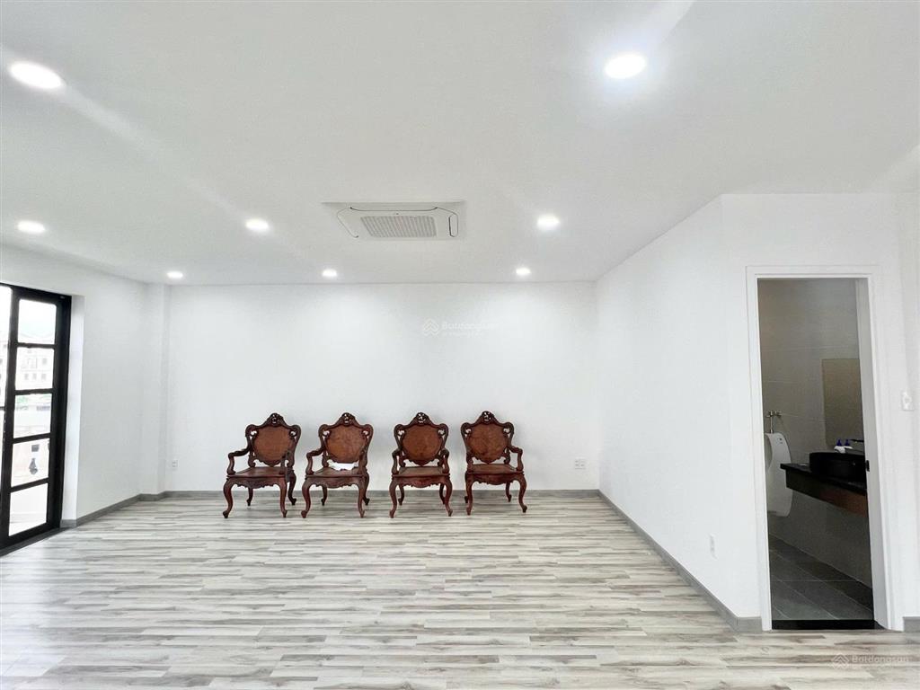 Góc 2 mặt tiền 7*20m (1 hầm + 4 lầu) vị trí đẹp cityland gò vấp chỉ 70tr