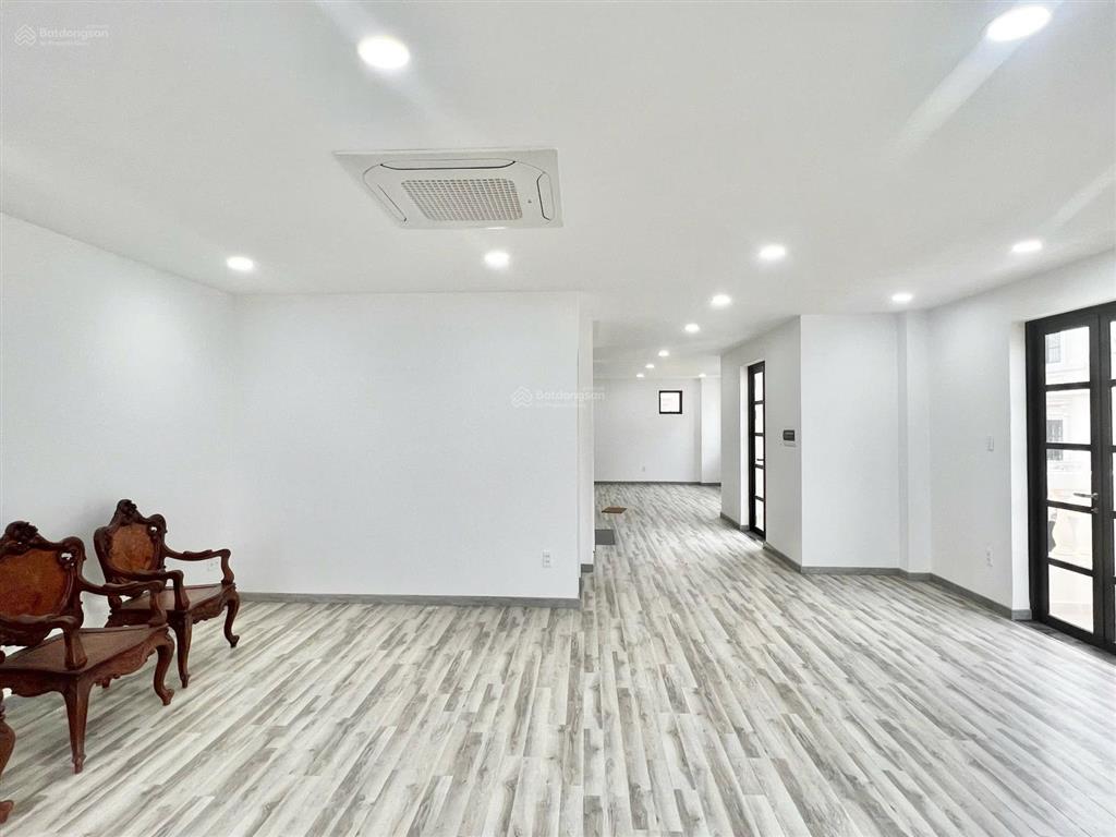 Góc 2 mặt tiền 7*20m (1 hầm + 4 lầu) vị trí đẹp cityland gò vấp chỉ 70tr