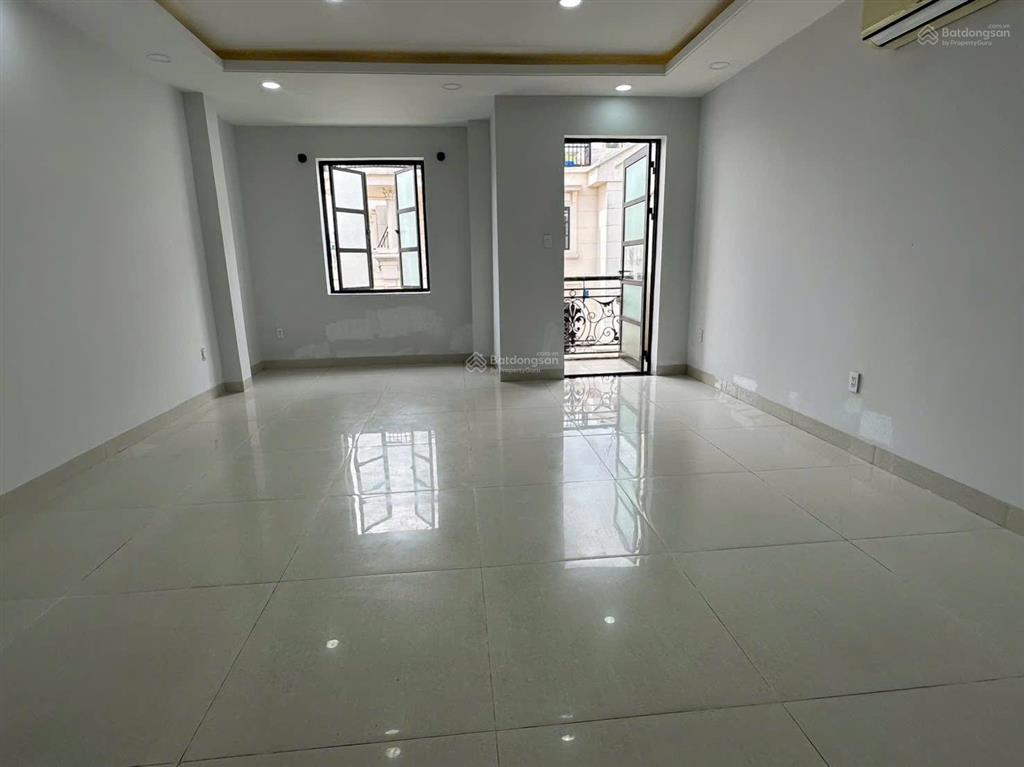 Nguyên sàn văn phòng, thang máy, máy lạnh cityland gò vấp chỉ 12 triệu