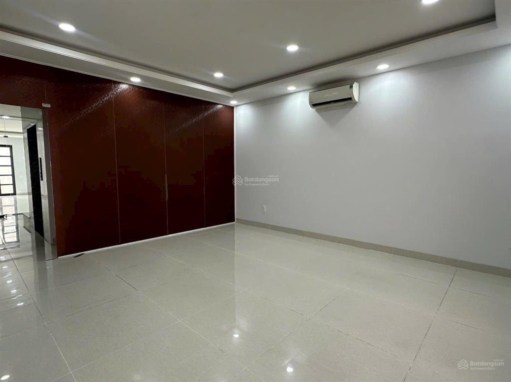 Nguyên sàn văn phòng, thang máy, máy lạnh cityland gò vấp chỉ 12 triệu
