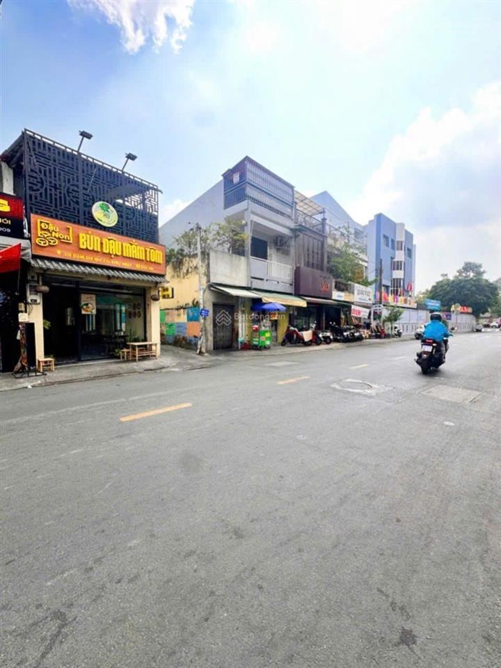 Gà đẻ trứng vàng phú nhuận mặt tiền kd siêu đỉnh gần 100m3tag5pn sẵn dòng tiền nhỉnh 18t.satq1,q3