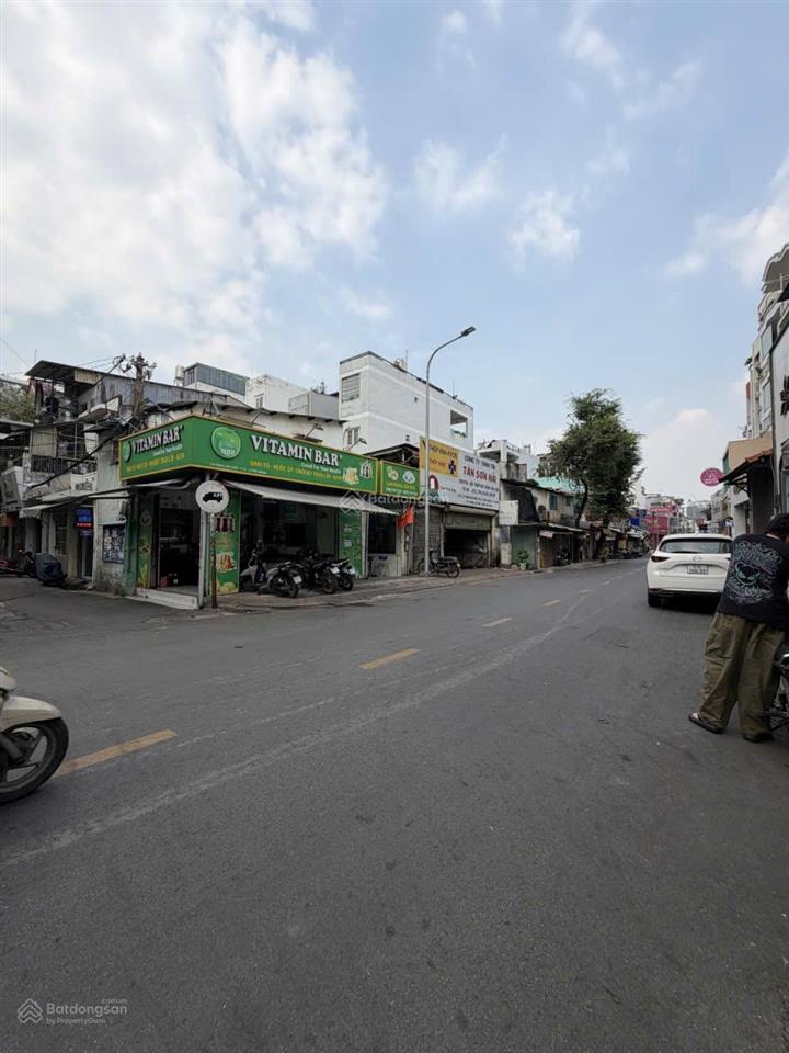 Gà đẻ trứng vàng phú nhuận mặt tiền kd siêu đỉnh gần 100m3tag5pn sẵn dòng tiền nhỉnh 18t.satq1,q3