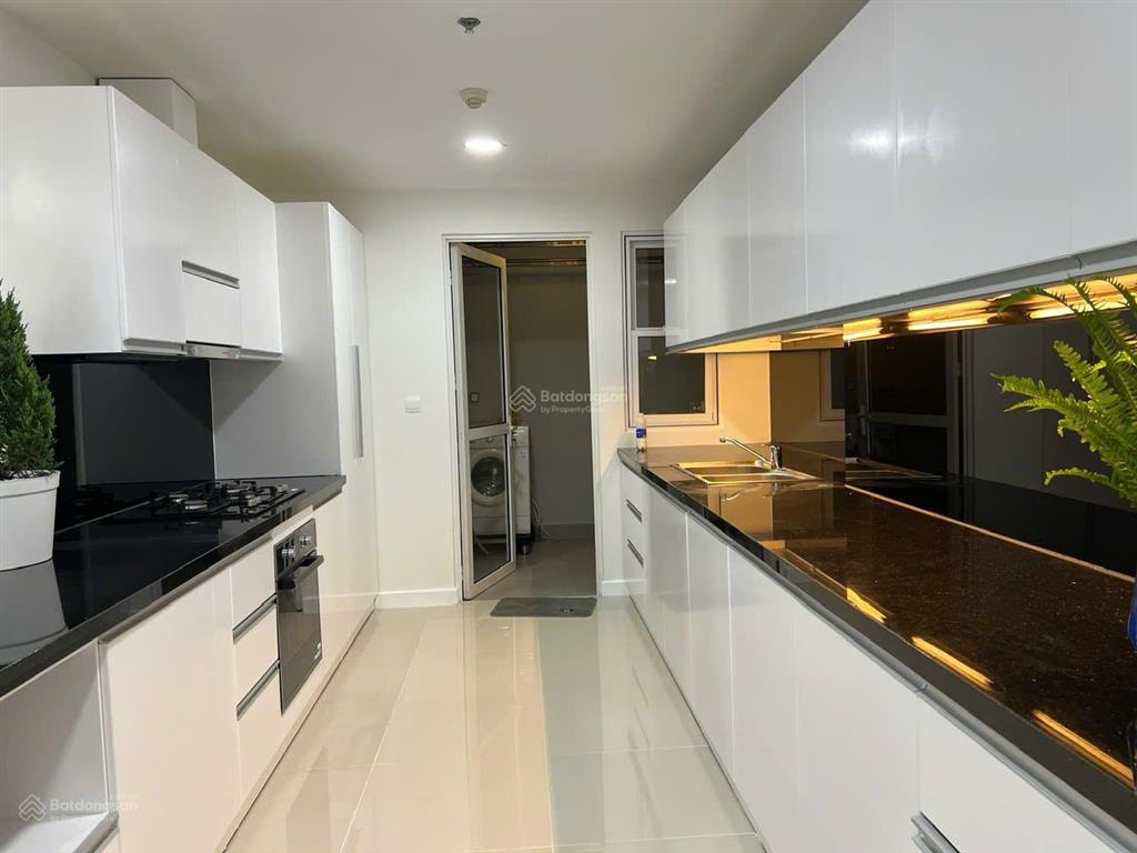 Căn hộ cc sunrise city 3pn, 2wc tại 25 nguyễn hữu thọ, 9,9 tỷ, 138m2 chính chủ hot!