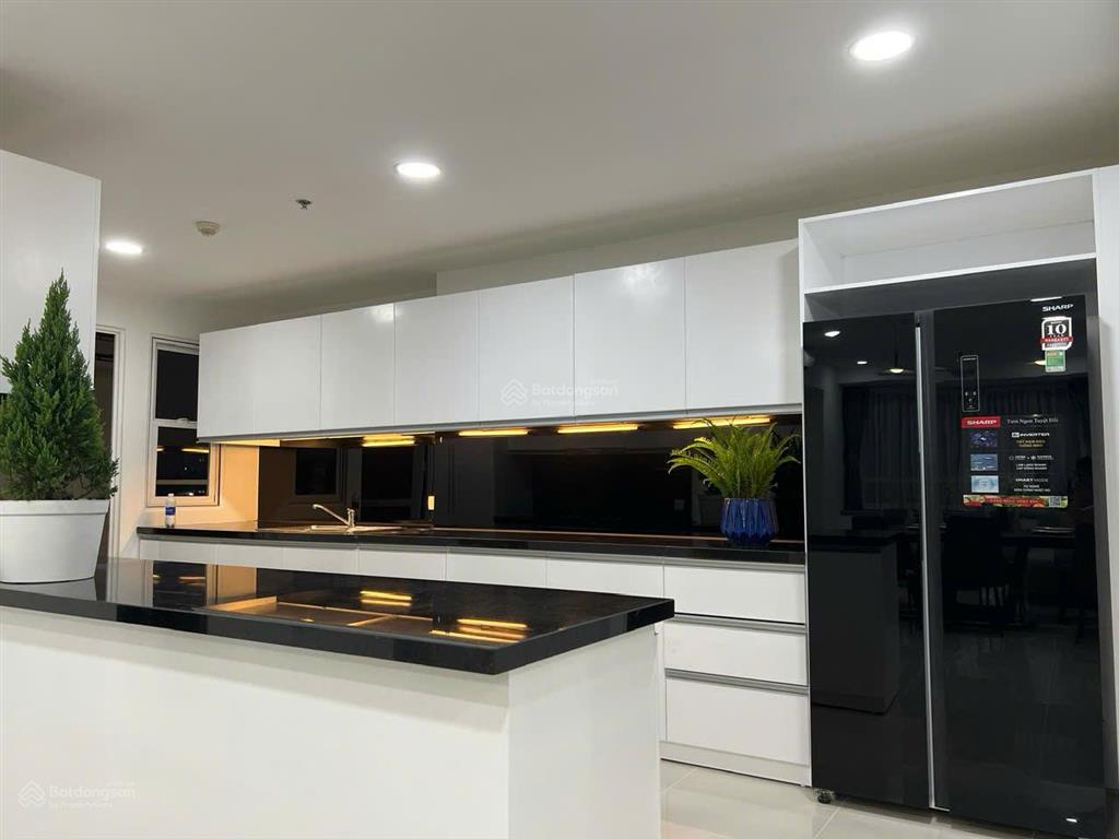 Căn hộ cc sunrise city 3pn, 2wc tại 25 nguyễn hữu thọ, 9,9 tỷ, 138m2 chính chủ hot!