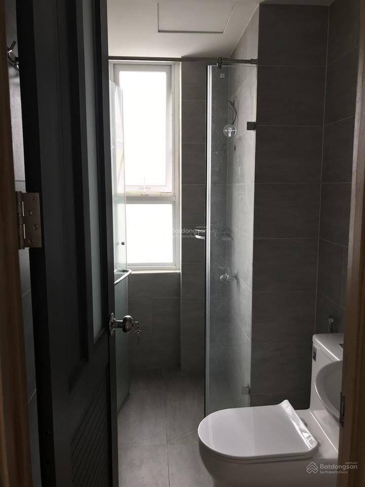 Chính chủ bán căn góc soho 2pn, nội thất cơ bản sổ hồng riêng giá 2.8 tỉ.  em 0938 666 ***