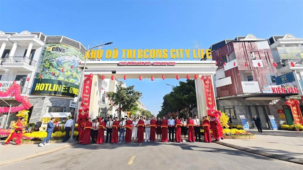 Nhà phố bcons city life thành toán từ 5% vốn sẵn từ 20% hỗ trợ lãi suất ân hạn nợ gốc đến nhận nhà