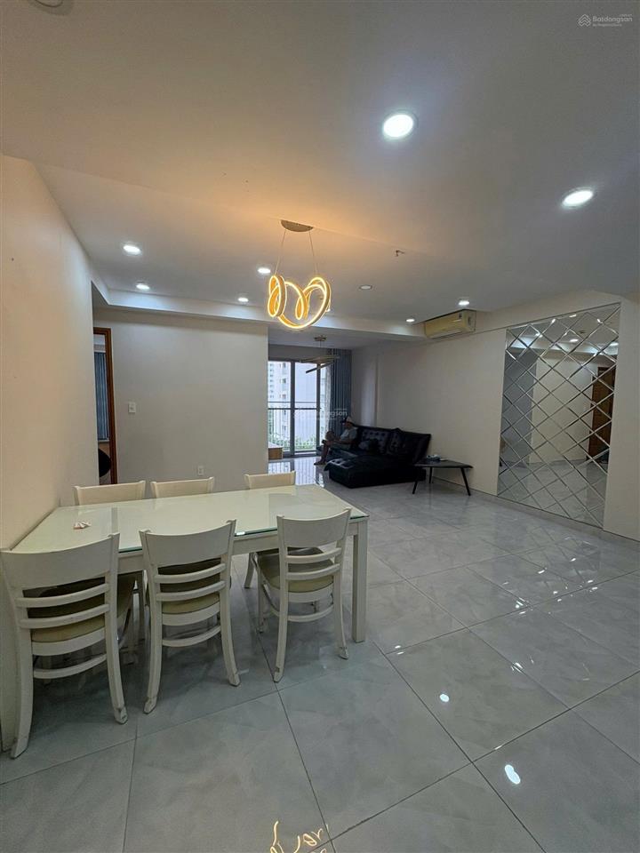 Chính chủ bán căn hộ scenic valley 71m2 giá 7,1 tỷ full nội thất.  0932 747 *** thành tâm