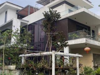 Cc cần cho thuê biệt thự lucasta ở liền xóa thang máy