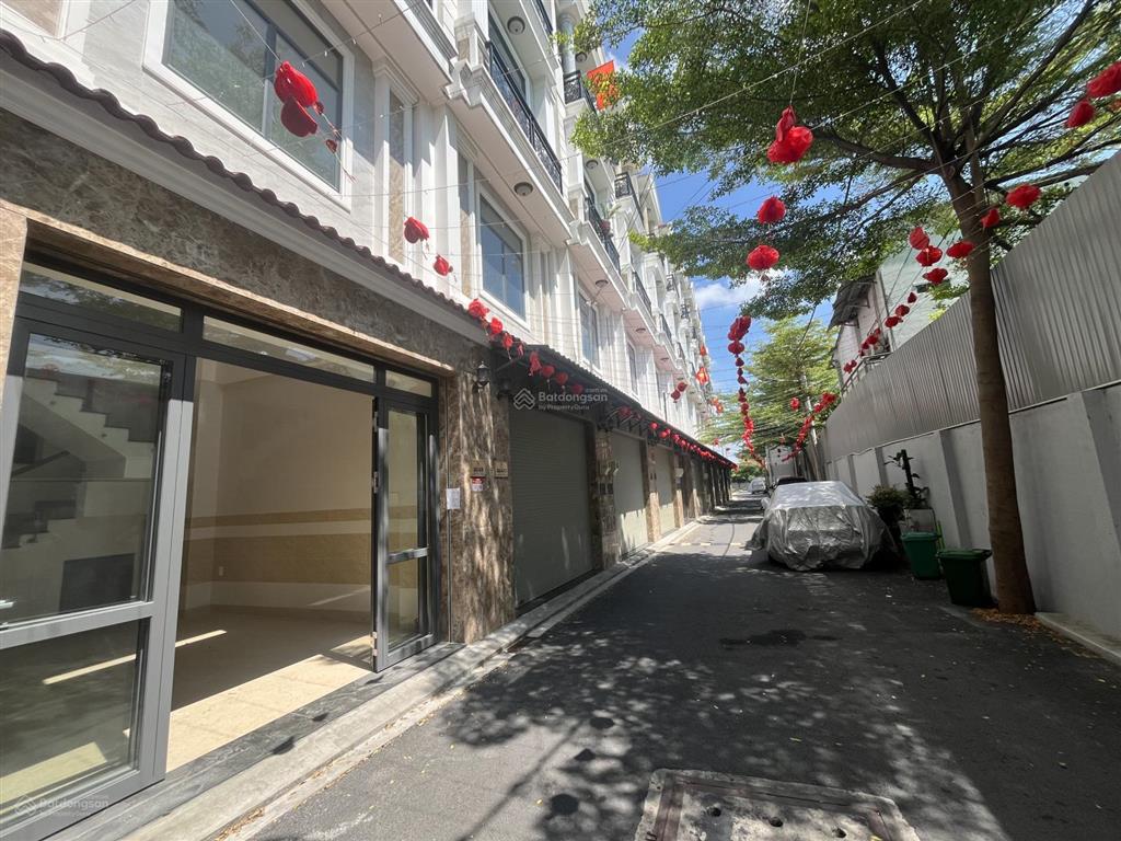 Chỉ còn vài căn suất nội bộ trong khu dân cư đồng bộ  quốc lộ 13, sát vạn phúc, sổ hoàn công