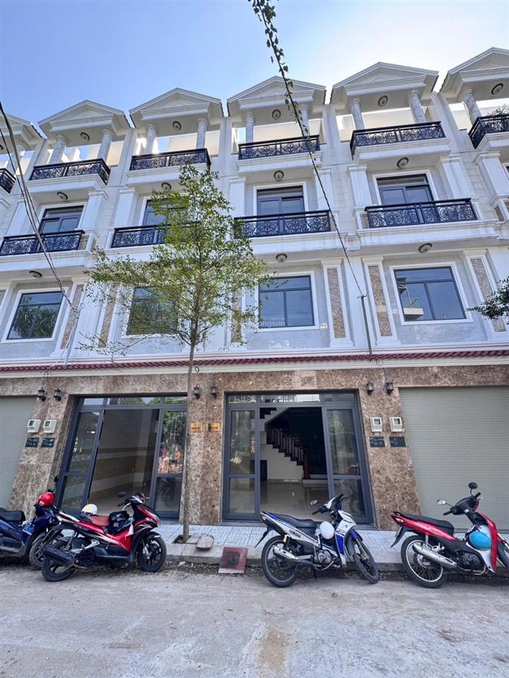Siêu phẩm nhà cho thuê nguyên căn, giá chính chủ, khu dân trí cao