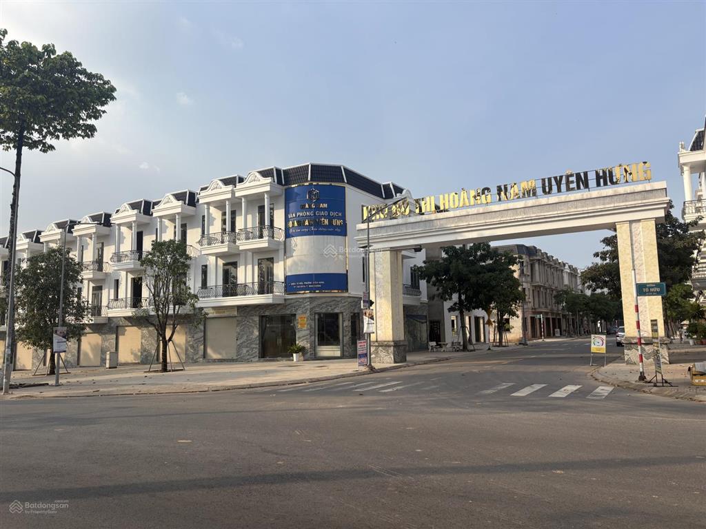 Bán nhà phố thương mại trung tâm tân uyên