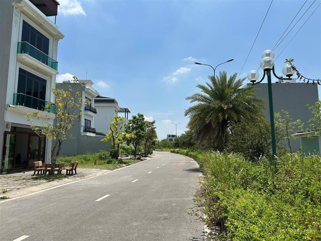 Bán gấp lô 100m2 hướng nam trục 29m sau hồ điều hòa lk24 3 giá tốt 47** triệu