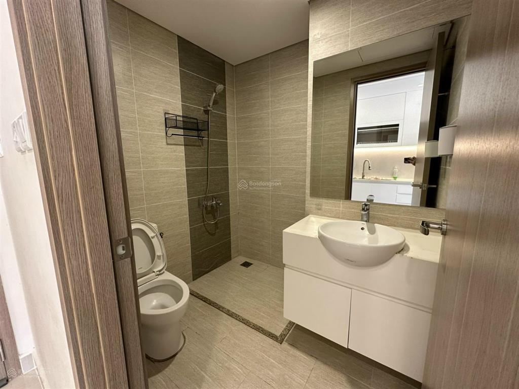 Khách hết hợp đồng, cần cho thuê studio đủ đồ giá 6,5 triệu tại vinhomes smart city.  0372 135 ***