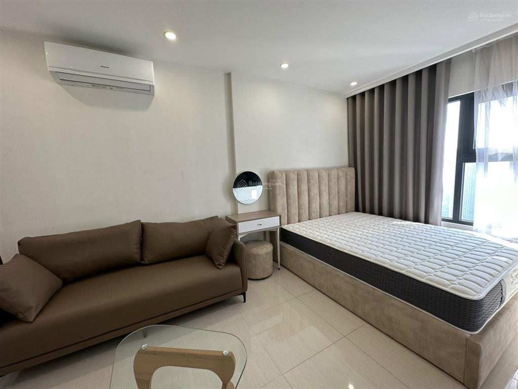 Khách hết hợp đồng, cần cho thuê studio đủ đồ giá 6,5 triệu tại vinhomes smart city.  0372 135 ***
