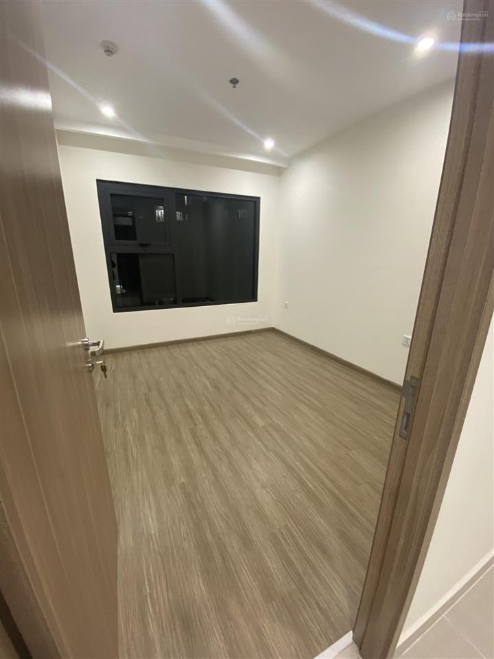 Chính chủ cần tìm khách thuê căn 2pn1wc không đồ giá 7,5tr tại vinhomes smart city,  0372 135 ***