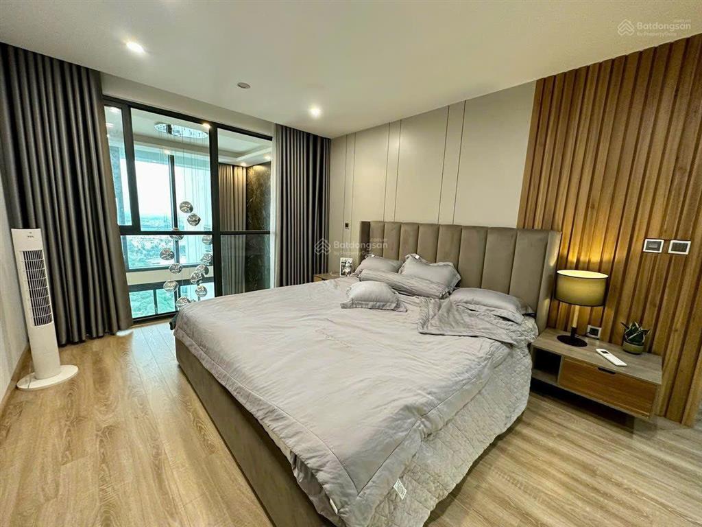 Bán gấp căn hộ 3pn  12 tỷ dự án vinhomes green bay.  0983 295 ***