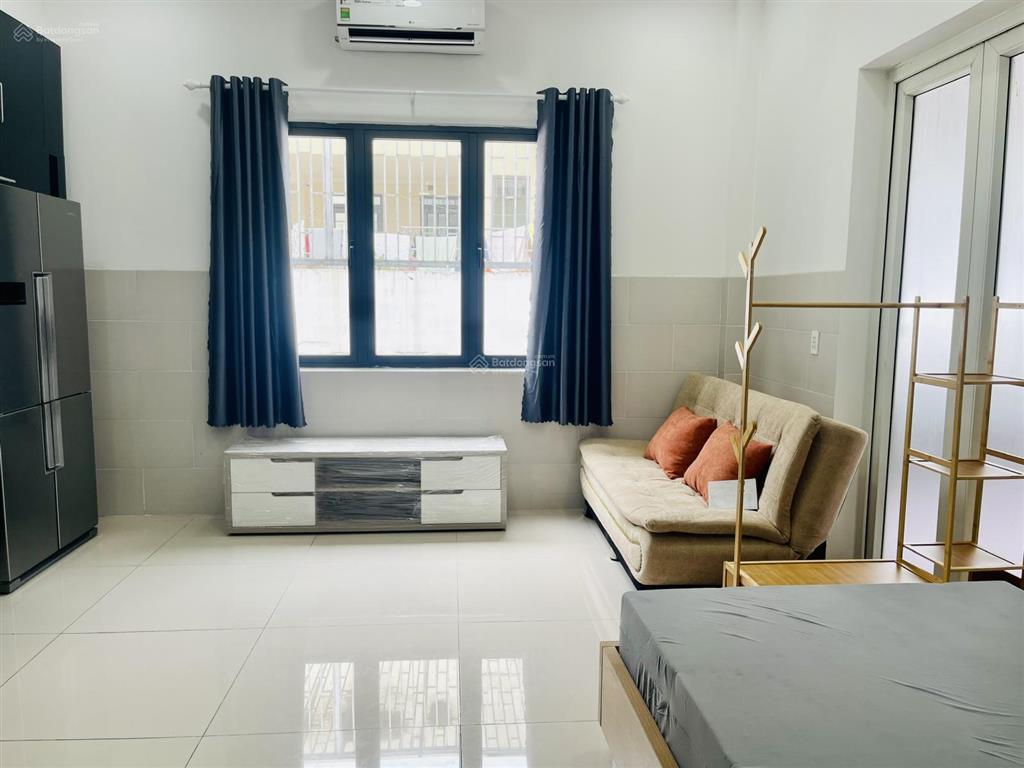 Cho thuê phòng mới đẹp trong vạn phúc city, full nội thất hiện đại, thang máy
