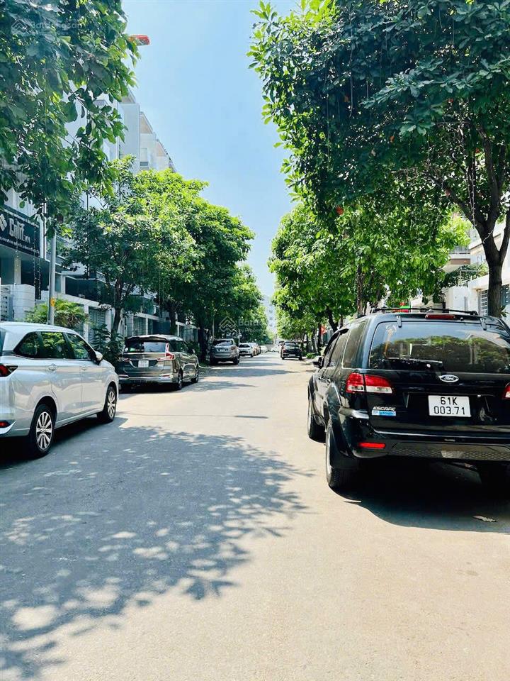 Cho thuê phòng mới đẹp trong vạn phúc city, full nội thất hiện đại, thang máy