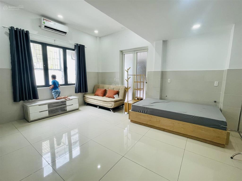 Cho thuê phòng mới đẹp trong vạn phúc city, full nội thất hiện đại, thang máy
