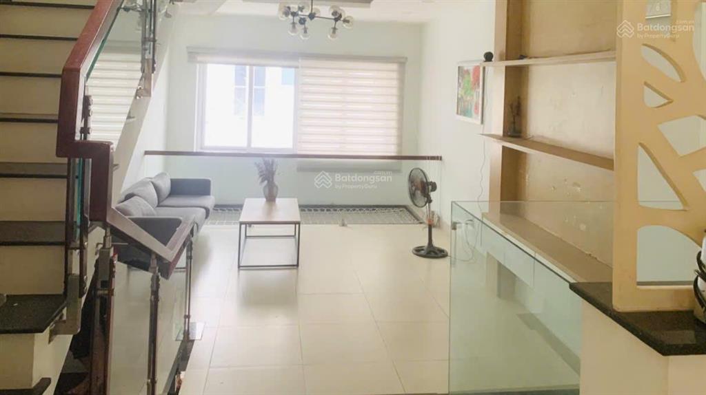 Cho thuê phòng full nội thất, ban công, phòng ngủ, phòng khách tách biệt, gần đại học luật