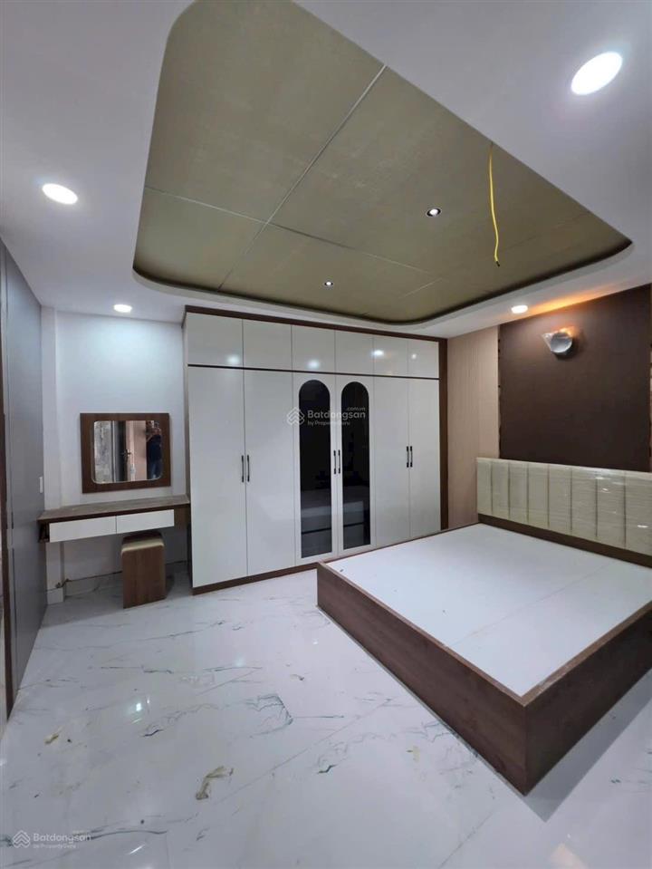 Hẻm 588 huỳnh tấn phát, quận 7