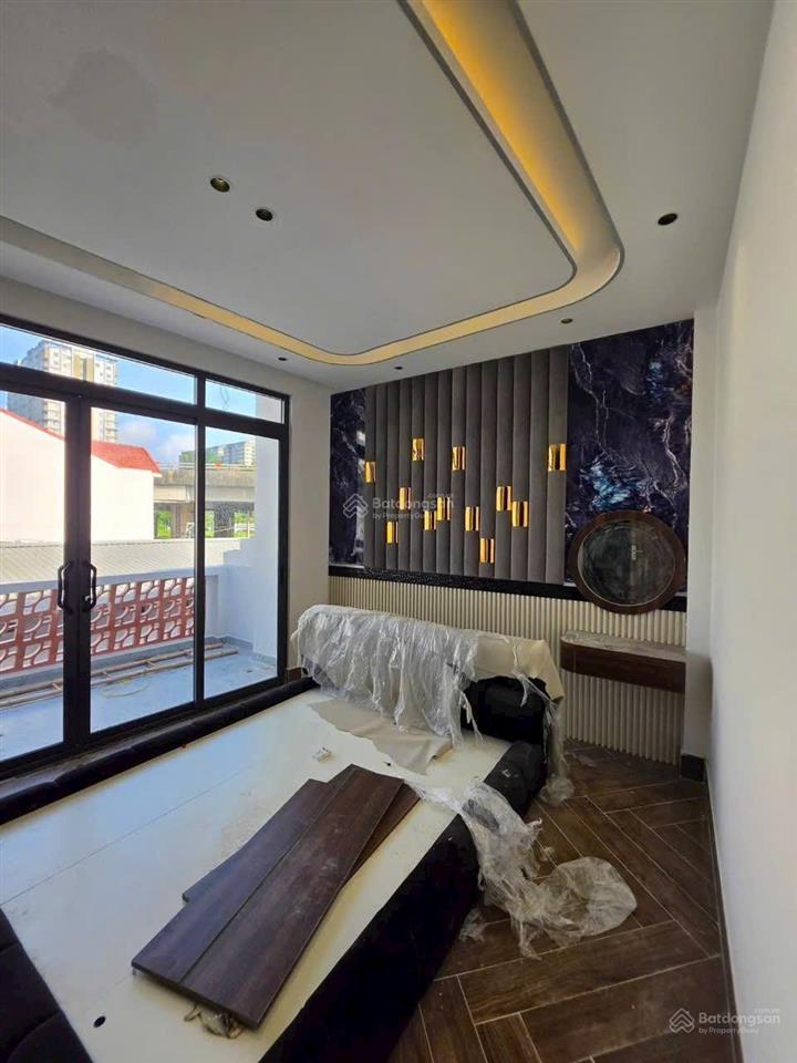 Chính chủ gửi bán căn nhà mới 100% tại hẻm 588 huỳnh tấn phát, quận 7.