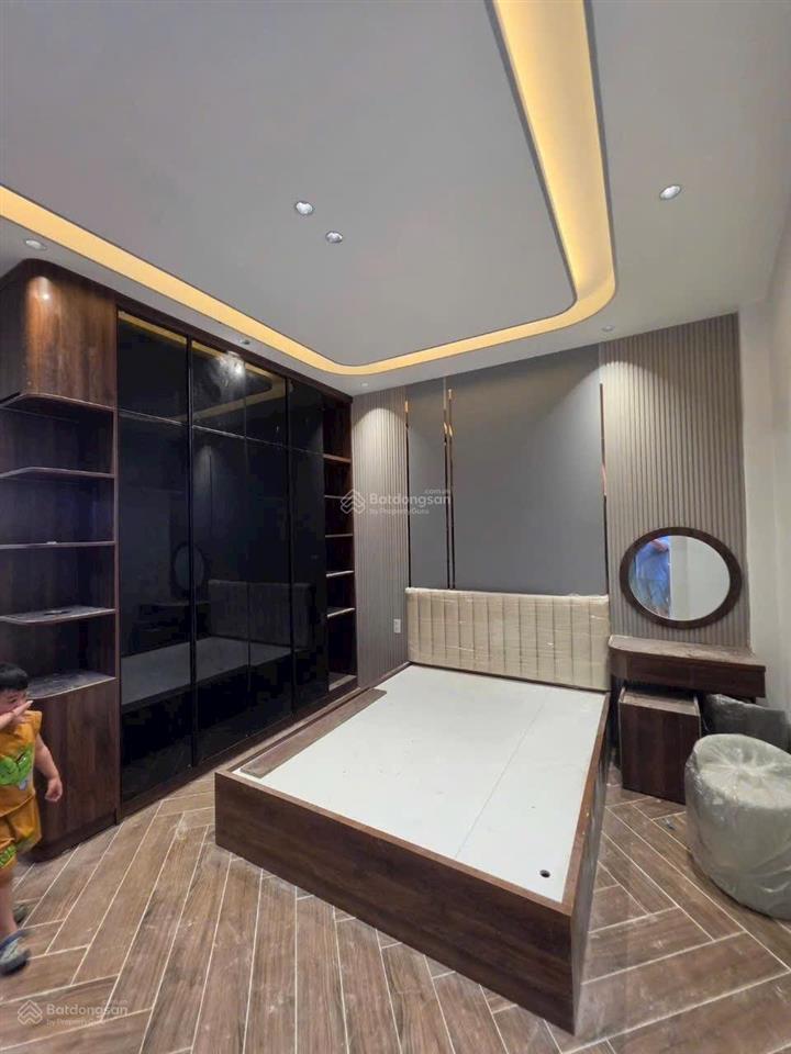 Chính chủ gửi bán căn nhà mới 100% tại hẻm 588 huỳnh tấn phát, quận 7.